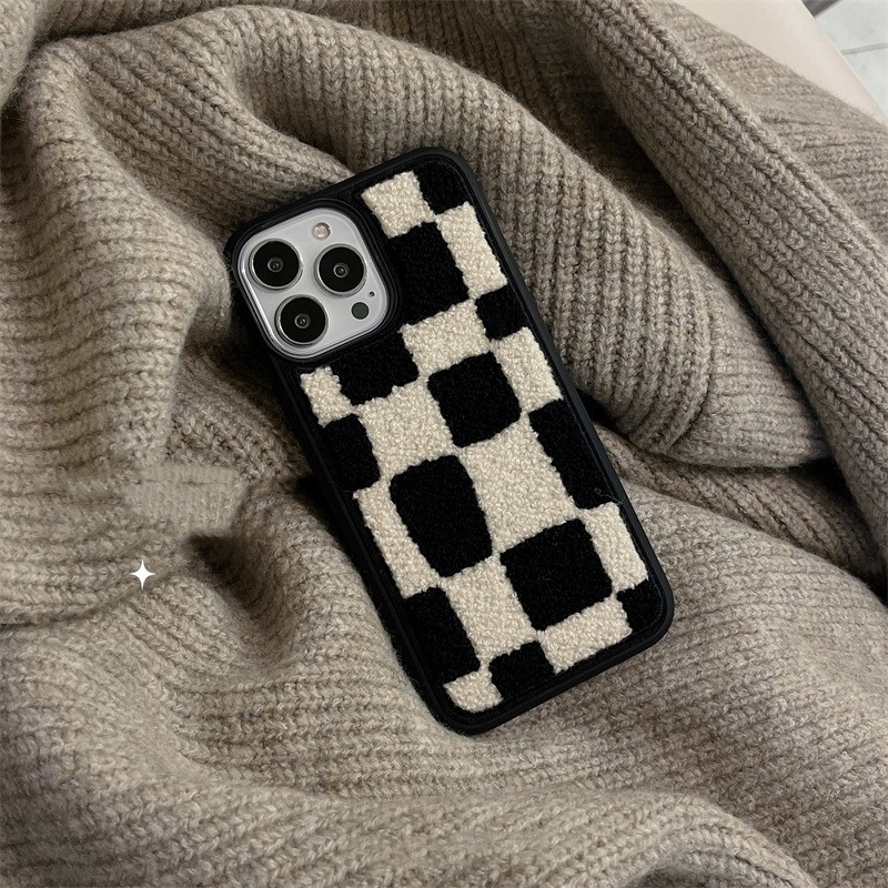 Funda protectora de enrejado blanco y negro para celular
